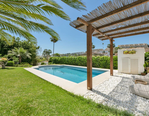 Villa for sale in Marbella - Puerto Banus