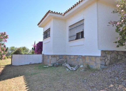 Villa en venta en Estepona