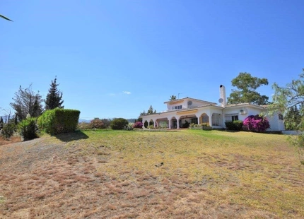 Villa en venta en Estepona
