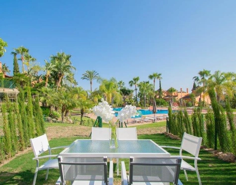 Adosado en venta en El Paraiso, Estepona East