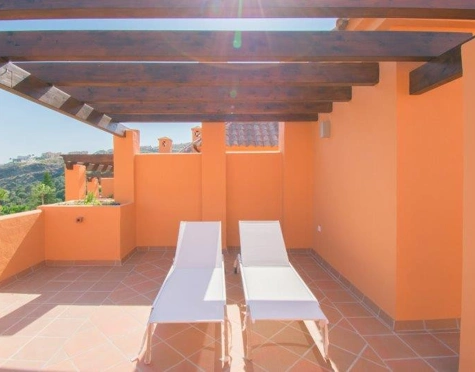 Adosado en venta en El Paraiso, Estepona East