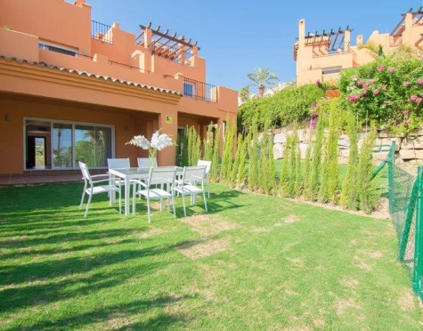 Adosado en venta en El Paraiso, Estepona East