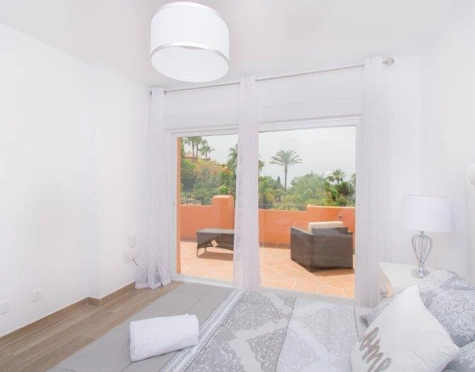 Adosado en venta en El Paraiso, Estepona East