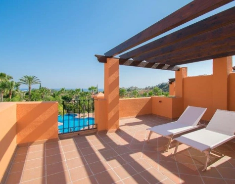 Adosado en venta en El Paraiso, Estepona East