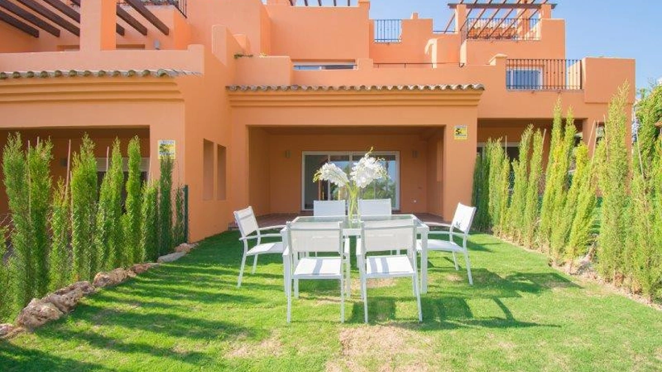 Adosado en alquiler larga temporada en El Paraiso, Estepona Este
