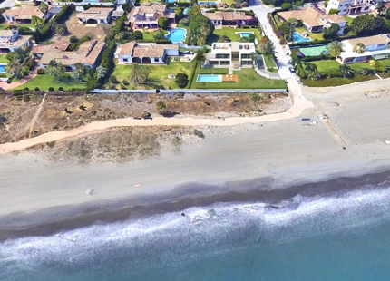 Villa for sale in Benamara, Estepona East