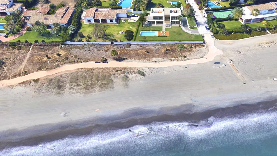 Villa for sale in Benamara, Estepona East