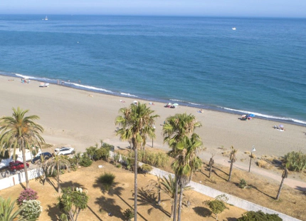 Villa for sale in Benamara, Estepona East