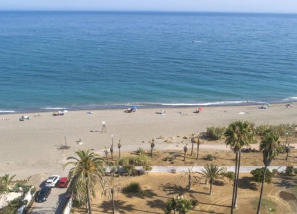 Villa for sale in Benamara, Estepona East