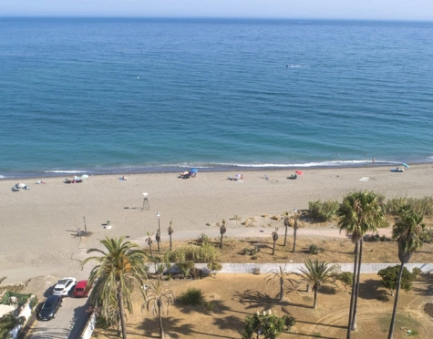 Villa en venta en Benamara, Estepona East