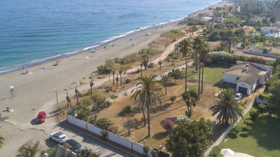Villa for sale in Benamara, Estepona East