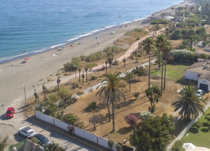 Villa for sale in Benamara, Estepona East