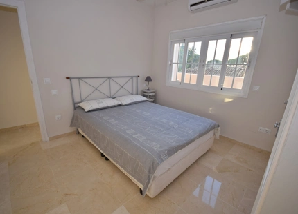 Villa en alquiler larga temporada en El Paraiso, Estepona Este