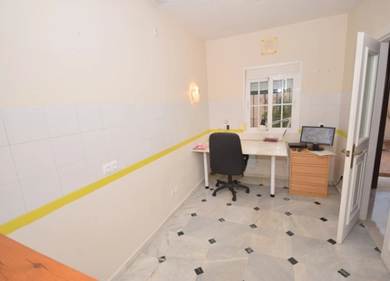 Villa en alquiler larga temporada en El Paraiso, Estepona Este