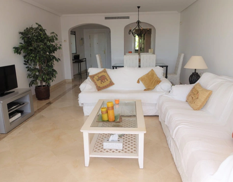Apartamento en venta en Benahavis