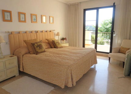 Apartamento en venta en Benahavis