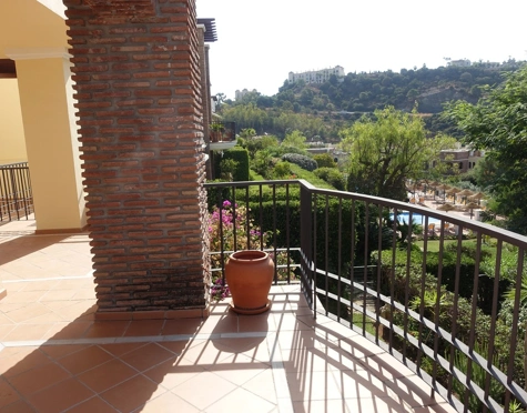 Apartamento en venta en Benahavis