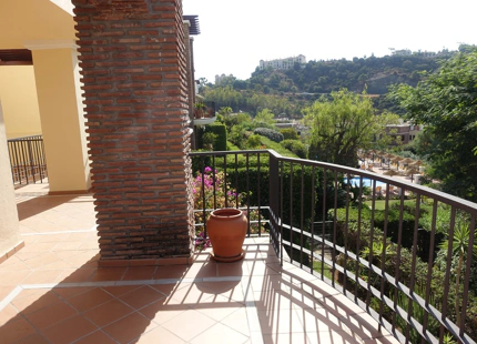 Apartamento en venta en Benahavis