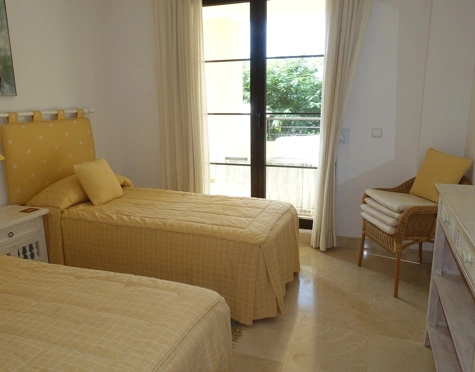 Apartamento en venta en Benahavis
