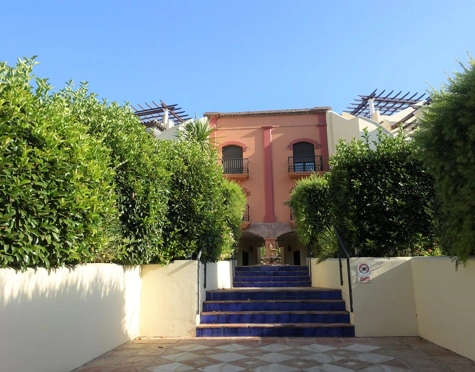 Apartamento en venta en Benahavis