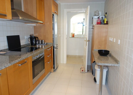 Apartamento en venta en Benahavis