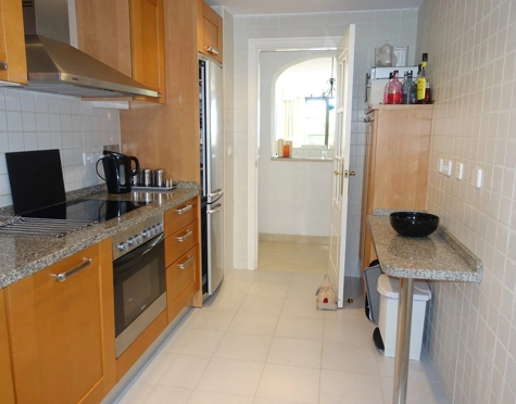 Apartamento en venta en Benahavis