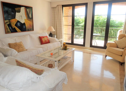Apartamento en venta en Benahavis