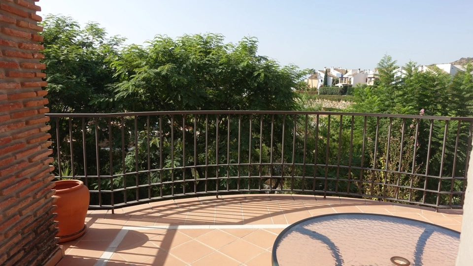Apartamento en venta en Benahavis