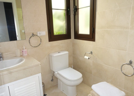 Apartamento en venta en Benahavis