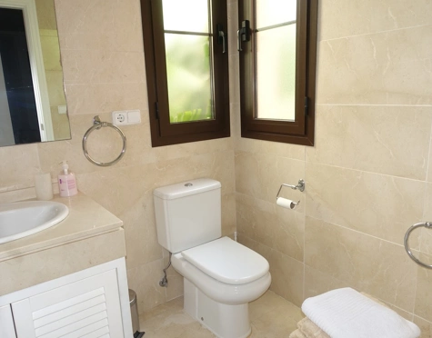 Apartamento en venta en Benahavis