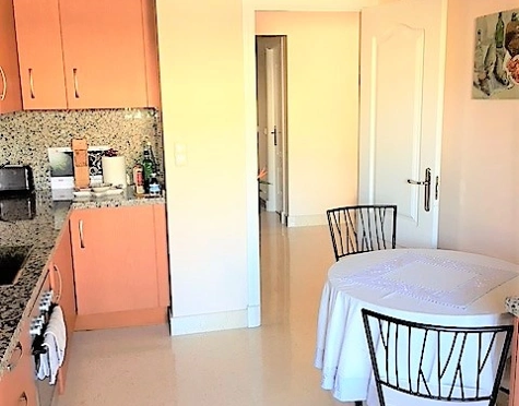 Ground Floor Apartment for sale in Benahavis