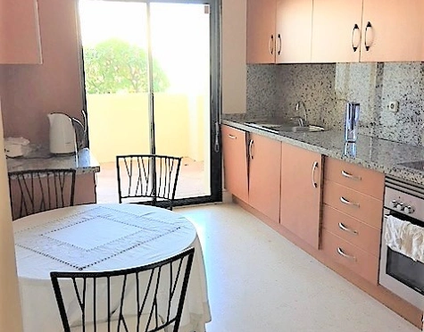 Ground Floor Apartment for sale in Benahavis