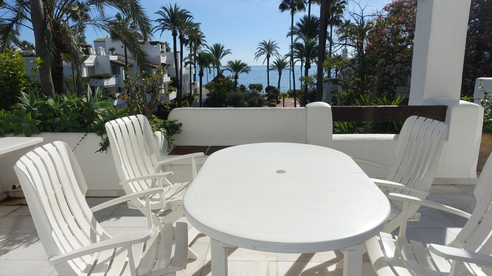 Ático en alquiler a corta temporada en Alcazaba Beach, Estepona Este