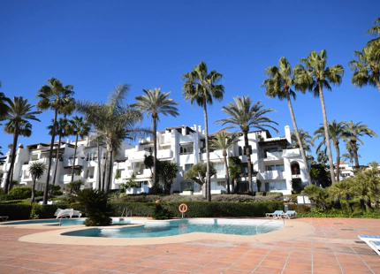 Ático en alquiler a corta temporada en Alcazaba Beach, Estepona Este