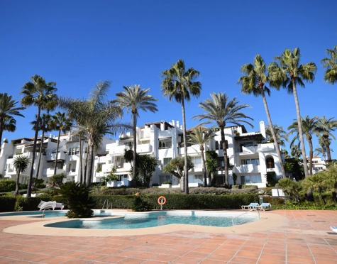 Penthouse for short term rent in Alcazaba Beach, Estepona East
