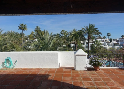 Ático en alquiler a corta temporada en Alcazaba Beach, Estepona Este