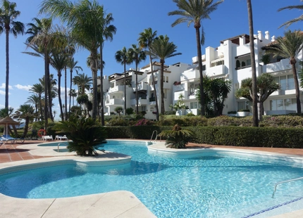 Ático en alquiler a corta temporada en Alcazaba Beach, Estepona Este