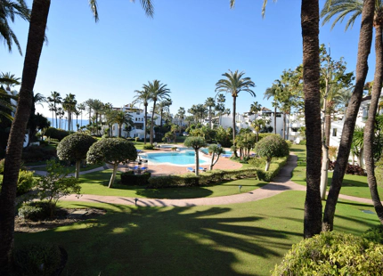 Apartamento en venta en Alcazaba Beach, Estepona Este