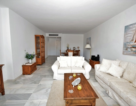 Apartment for sale in Alcazaba Beach, Estepona East