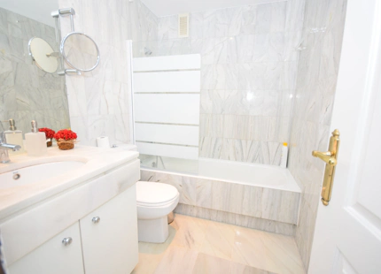 Apartamento en venta en Alcazaba Beach, Estepona Este