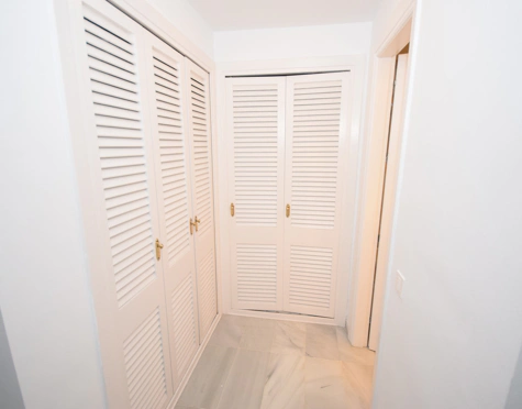 Apartment for sale in Alcazaba Beach, Estepona East