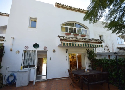 Adosado en alquiler larga temporada en El Padron, Estepona Este