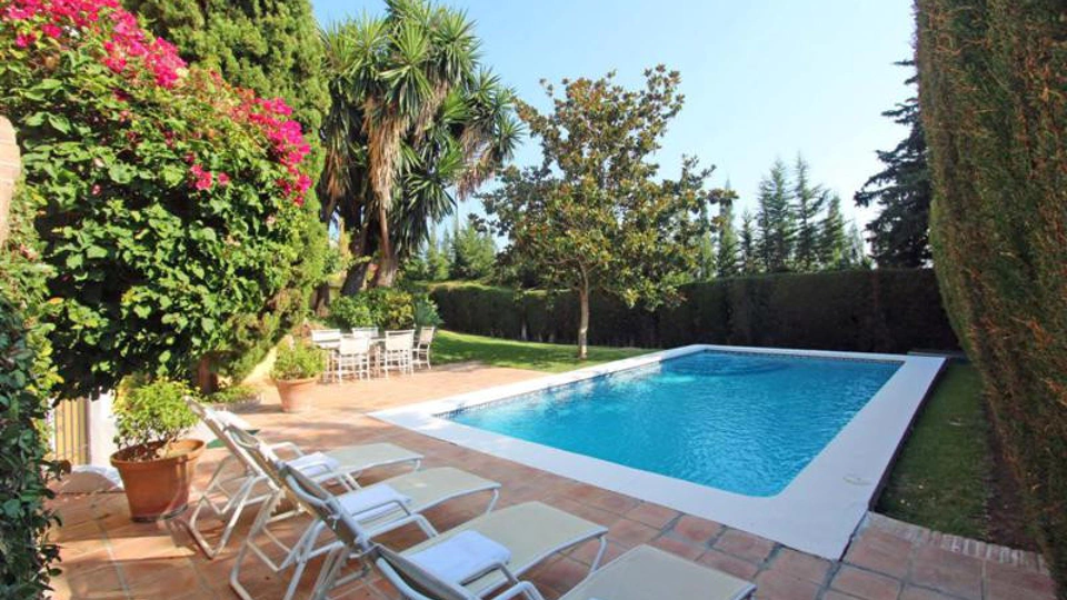 Villa for long term rent in Nueva Andalucia, Marbella