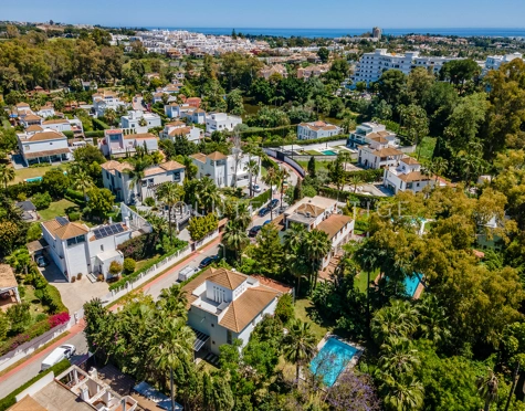 Villa for short term rent in Lagomar, Nueva Andalucia