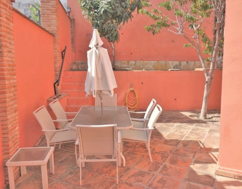 Villa for sale in Nueva Andalucia, Marbella