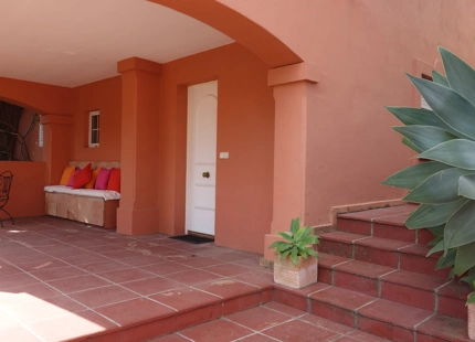 Villa en venta en Nueva Andalucia, Marbella