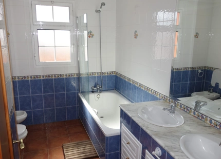 Villa en venta en Nueva Andalucia, Marbella