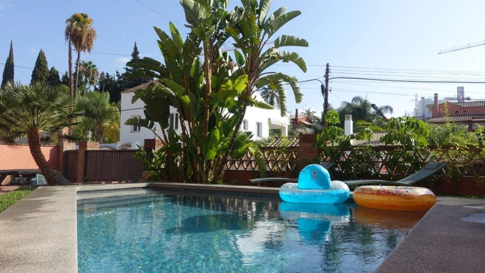 Villa en venta en Nueva Andalucia, Marbella