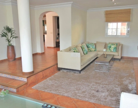 Villa for sale in Nueva Andalucia, Marbella