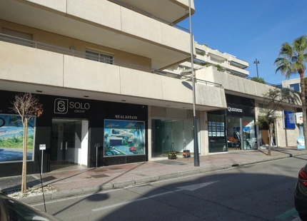 Shop for long term rent in Marbella - Puerto Banus